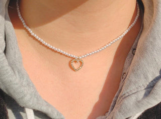 Collier en perle et petit coeur - La Bouclette